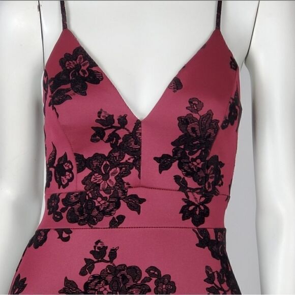 Velvet Print Mini Dress Burgundy Black Zip Up Back By CHOCOLATE USA - Picture 4 of 6